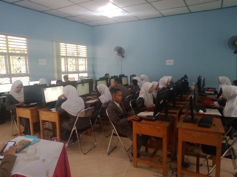 Pelaksanaan TKA SMA Negeri 2 Muara Enim Tahun 2025 : Tetap Semangat Siswa Siswi SMANDA PACAK