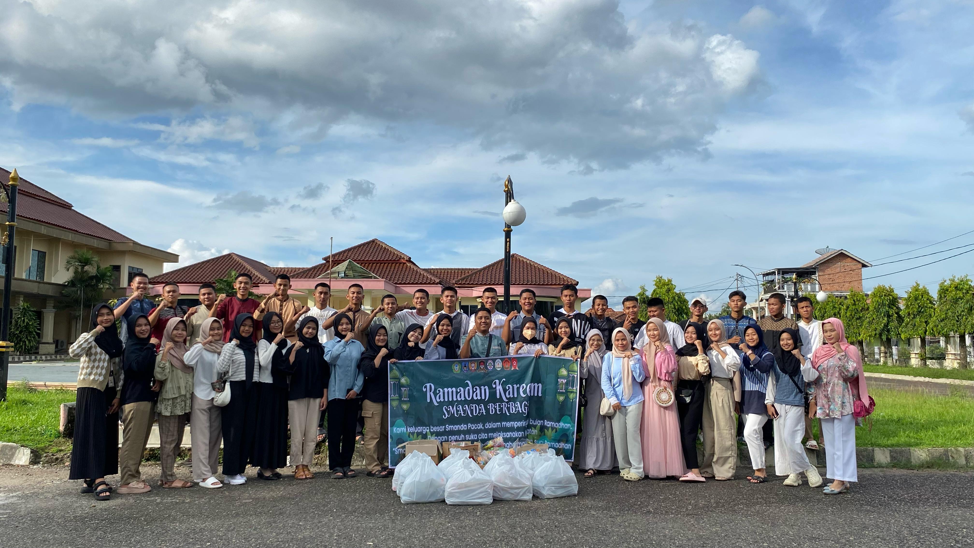 Eskul Organisasi SMANDA PACAK Berbagi Ramadhan 1446 H